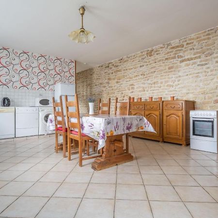 Vintage Holiday Home With Private Garden Nouart Εξωτερικό φωτογραφία