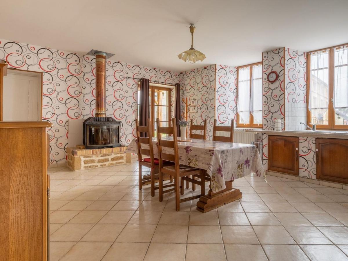 Vintage Holiday Home With Private Garden Nouart Δωμάτιο φωτογραφία